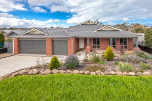 Style and substance: 10 Sullivan Court, Romsey, 3434