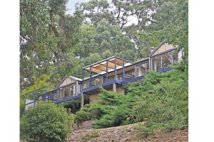 Beauty on the Mount: 4 Green Avenue, Mount Macedon, 3441