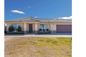 Turnkey ready: 4 St Mellion Close, Sunbury, 3429