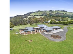 Dream big, live bold: 917 Bacchus Marsh Road, Bullengarook, 3437