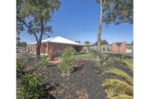 Plumb the potential:  27 Main Street, Romsey, 3434