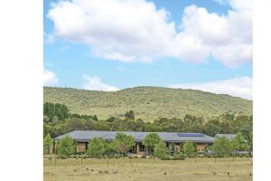 Business and pleasure: 40 Plants Lane, Woodend, 3442