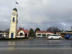 Lockdown to ease at midnight for regional Victoria