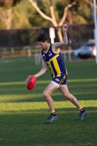 Sharks sneak home after siren