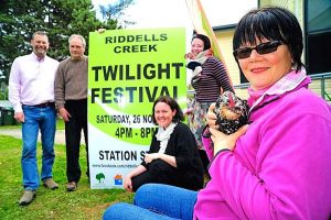 Riddells Creek community come together