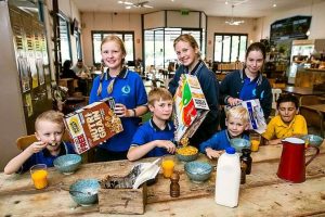 Free brekkie for Gisborne primary school pupils at 3 Little Pigs