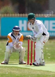 Riddell bats fall short