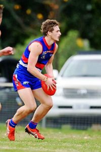 Gisborne hang on in a nail-biter