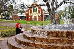 Residents fight for unloved Sunbury fountain